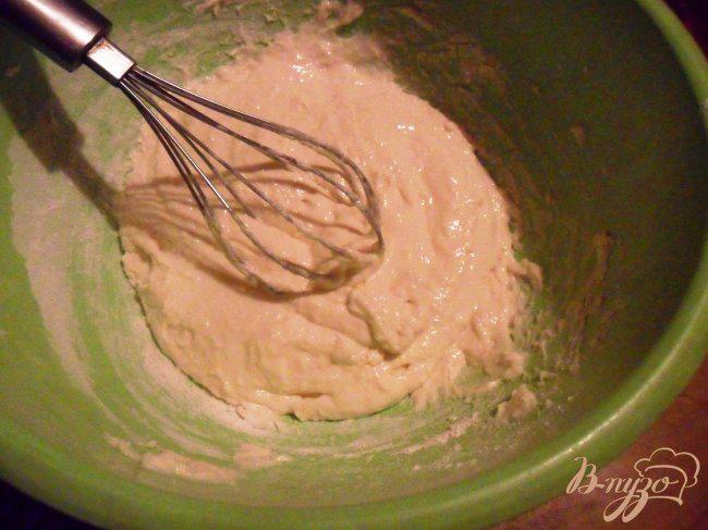 Фото приготовление рецепта: Сытный пирог с фрикадельками шаг №2