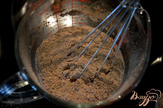 Фото приготовление рецепта: Шоколадно-карамельный брауни шаг №1