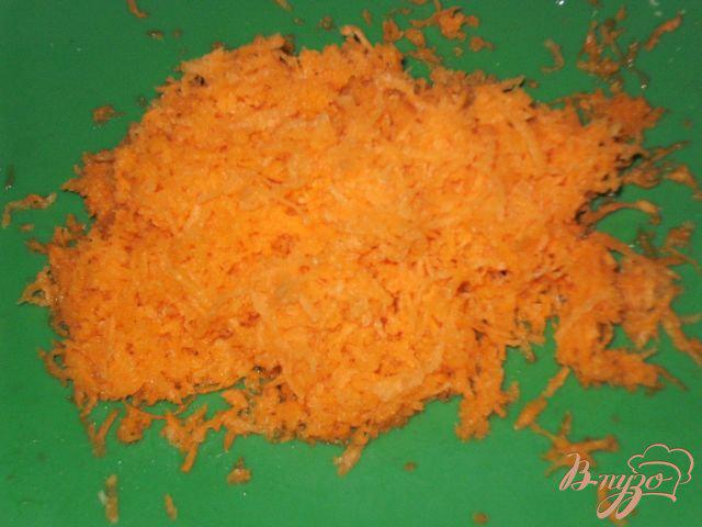 Фото приготовление рецепта: Морковно-сырный салат шаг №1
