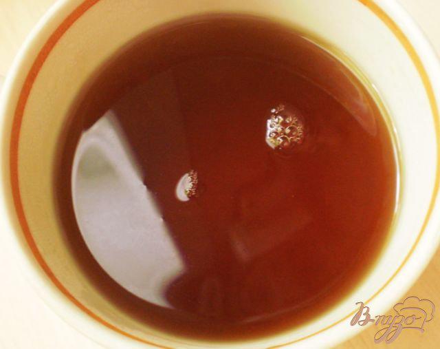 Фото приготовление рецепта: Шоколадно-клубничный чай шаг №1