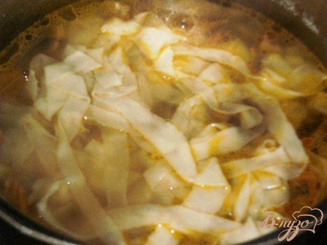 Фото приготовление рецепта: Суп-лапша с грибами и мясом шаг №8