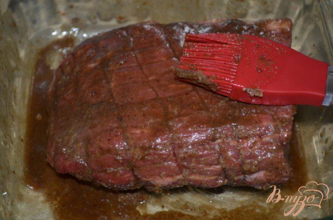 Фото приготовление рецепта: Жаркое из говядины с пряной корочкой шаг №2
