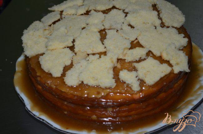Фото приготовление рецепта: Простой карамельный торт шаг №8