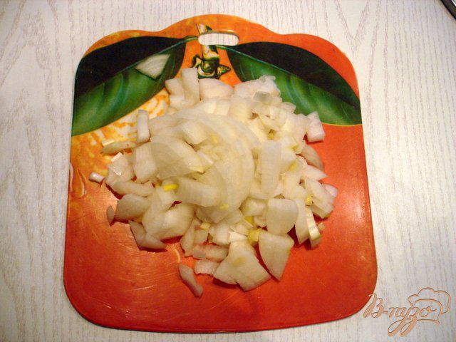 Фото приготовление рецепта: Курица тушёная в сметанном соусе шаг №6