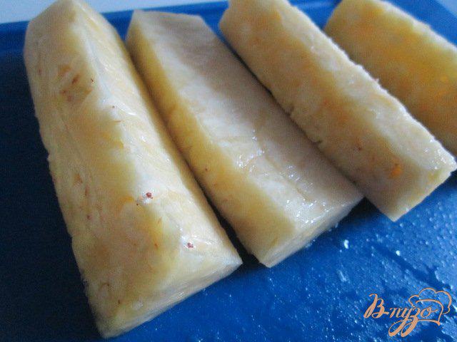 Фото приготовление рецепта: Тюиль с кусочками ананаса в карамели шаг №5