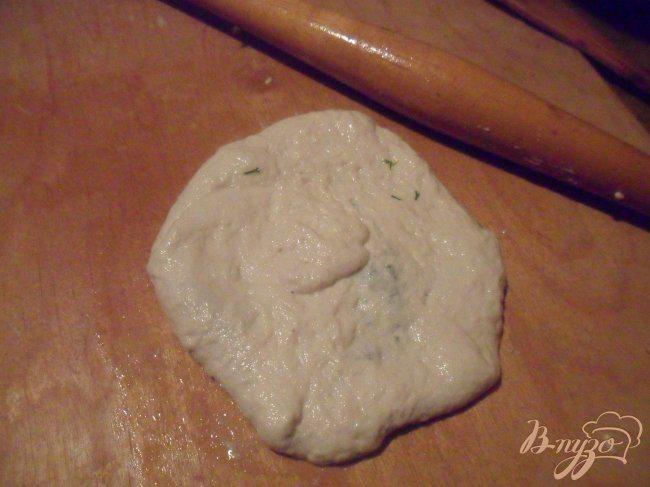 Фото приготовление рецепта: Лепешки из манки с брынзой шаг №6