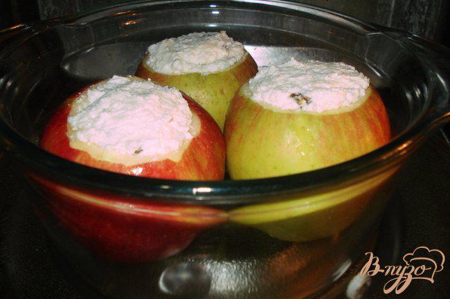 Фото приготовление рецепта: Яблоки в микроволновке шаг №3