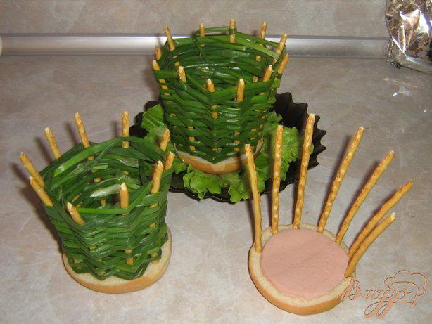 Фото приготовление рецепта: Луковые корзинки для салатов шаг №4