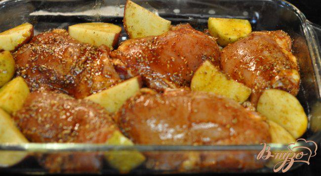 Фото приготовление рецепта: Курочка с розмарином и картофелем шаг №2