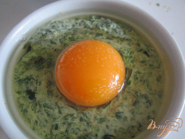 Фото приготовление рецепта: Яйца по-флорентийски шаг №4