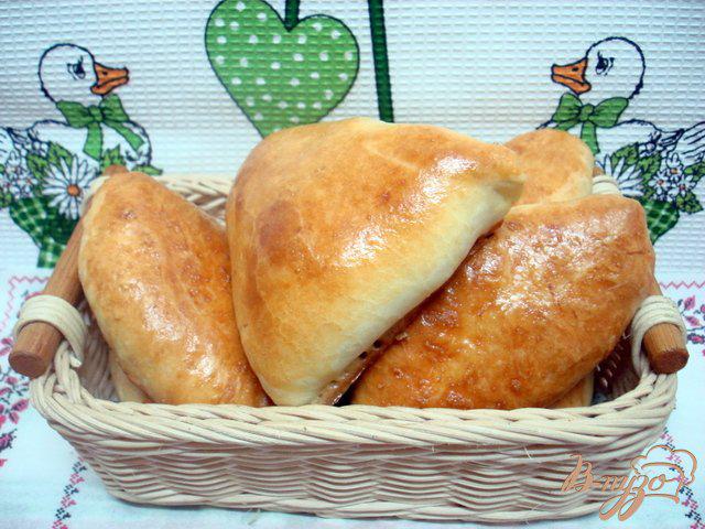 Фото приготовление рецепта: Пирожки с сердцем и квашеной капустой шаг №8