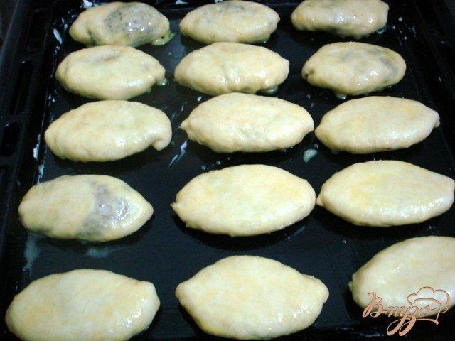 Фото приготовление рецепта: Пирожки с сердцем и квашеной капустой шаг №6