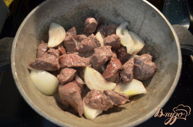 Фото приготовление рецепта: Рагу из говядины с лапшой шаг №2