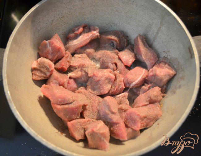 Фото приготовление рецепта: Рагу из говядины с лапшой шаг №1