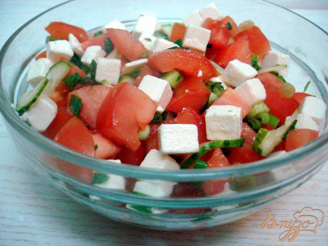 Фото приготовление рецепта: Салат из помидоров и брынзы шаг №5