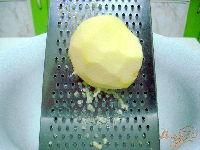 Фото приготовление рецепта: Творожно - яблочный десерт в микроволновке шаг №1