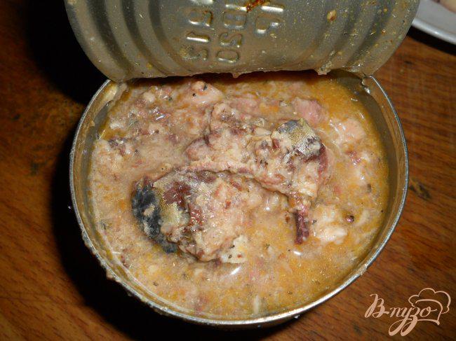 Фото приготовление рецепта: Рыбный суп из консервов шаг №3
