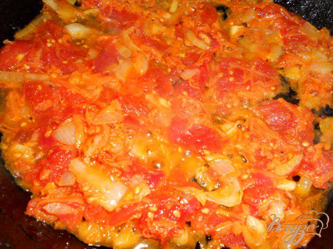 Фото приготовление рецепта: Суп куриный с маринованными помидорами шаг №3
