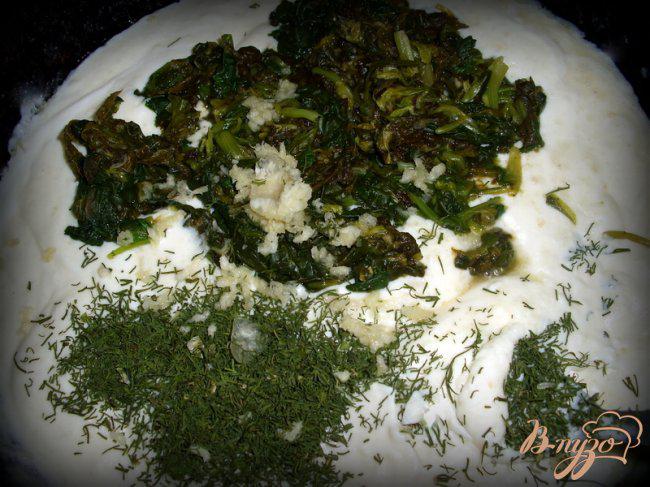 Фото приготовление рецепта: Соус со щавелем и шпинатом. шаг №4