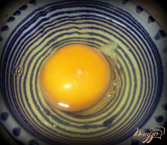 Фото приготовление рецепта: Яйцо-пашот с соусом«алиоли» шаг №1