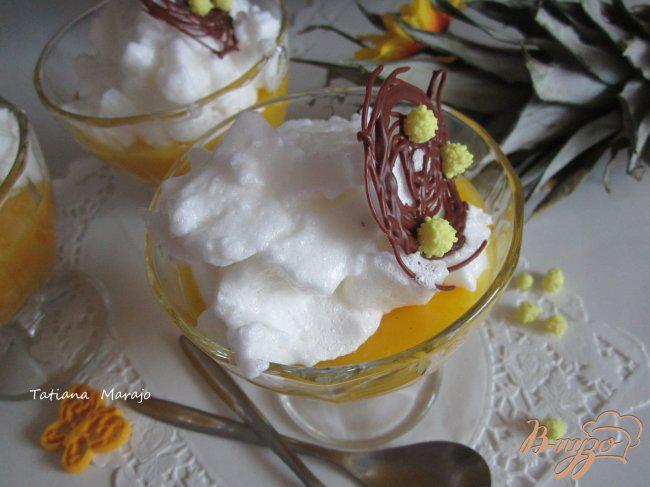 Фото приготовление рецепта: Десерт «Плавающий остров» - ананасовый шаг №8