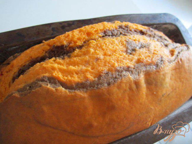 Фото приготовление рецепта: Апельсиново-шоколадный кекс шаг №8
