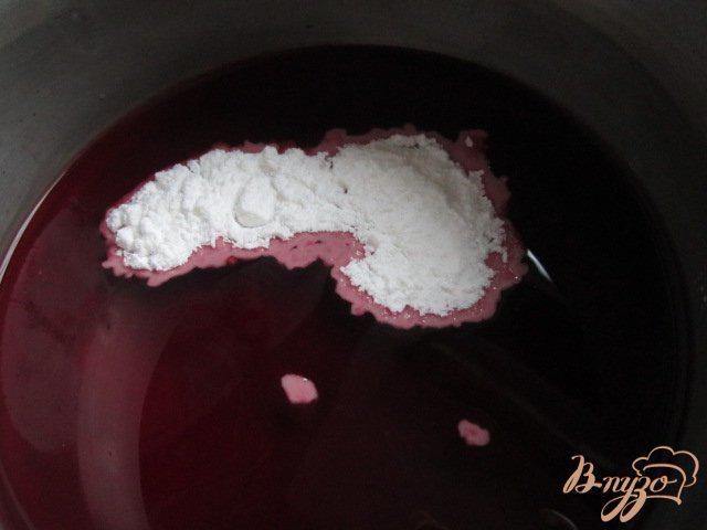 Фото приготовление рецепта: Печеночный паштет с вишневым желе шаг №8
