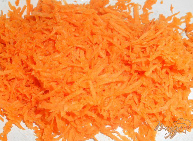 Фото приготовление рецепта: Морковь с чесноком и майонезом шаг №1