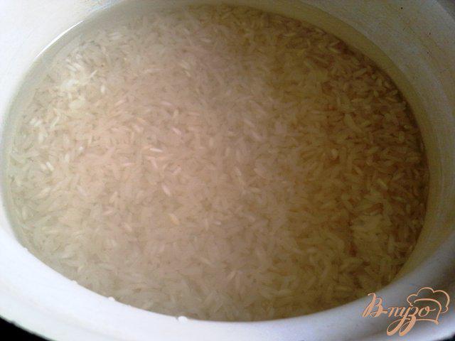 Фото приготовление рецепта: Семга с рисом, брокколи и пармезаном шаг №3
