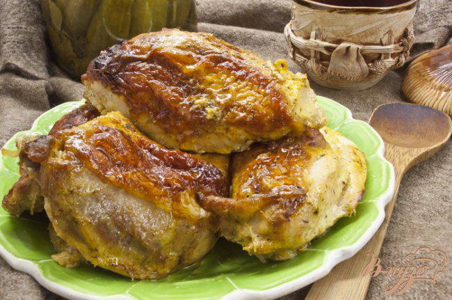 Фото приготовление рецепта: Запеченая курица, маринованная в кефире шаг №7