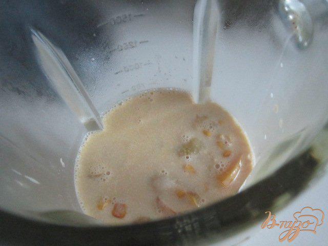 Фото приготовление рецепта: Кукурузный  крем-суп шаг №4