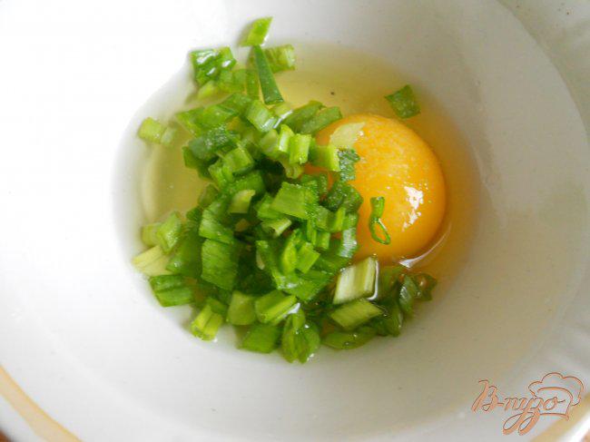 Фото приготовление рецепта: Филе куриное с яйцом шаг №2
