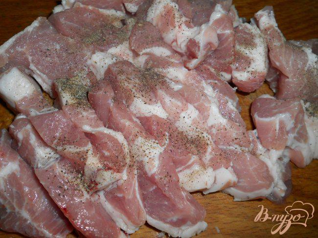Фото приготовление рецепта: Свинина жаренная с овощами шаг №1