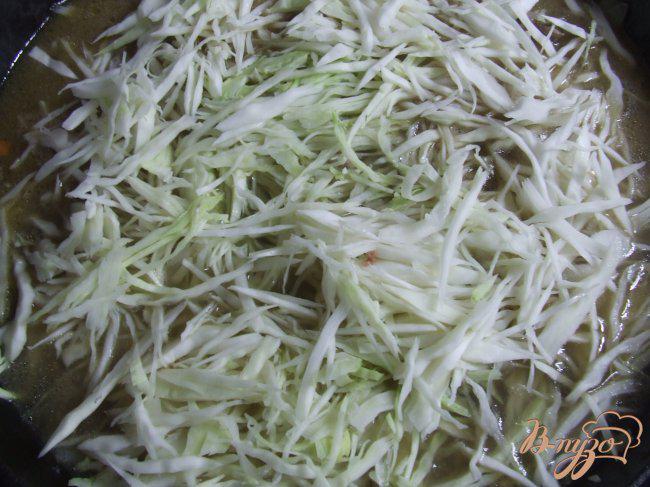 Фото приготовление рецепта: Рис с мясом и белыми грибами шаг №8