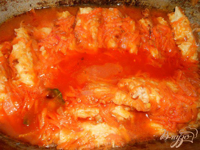 Фото приготовление рецепта: Котлеты капустные, тушеные в томате шаг №7