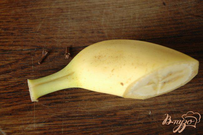 Фото приготовление рецепта: Молочный нектар с бананом шаг №2