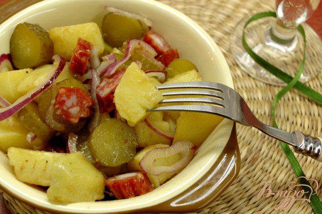 Фото приготовление рецепта: Картофельный салат с селянской колбаской шаг №5