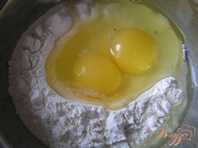 Фото приготовление рецепта: «Карамельки» с творожно-сырной начинкой шаг №1
