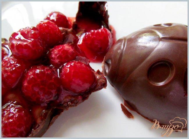 Фото приготовление рецепта: Малиновое желе в шоколаде шаг №7