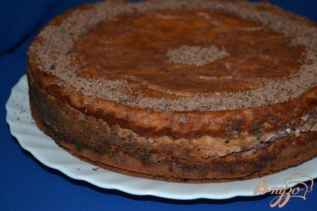 Фото приготовление рецепта: Шоколадный пирог с творожно-клубничным суфле шаг №12