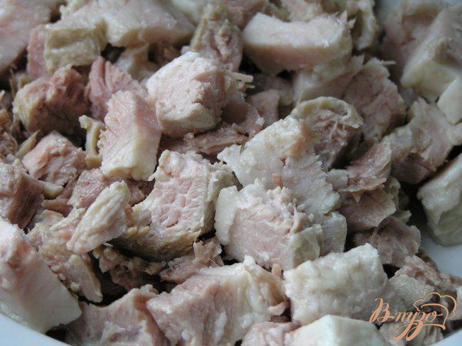 Фото приготовление рецепта: Томатный суп со свининой и рисом «Рубин» шаг №9