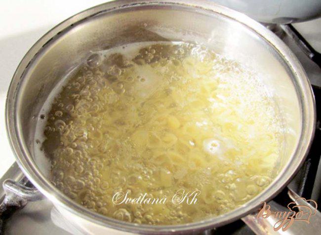 Фото приготовление рецепта: Суп с курицей и грибами шаг №7