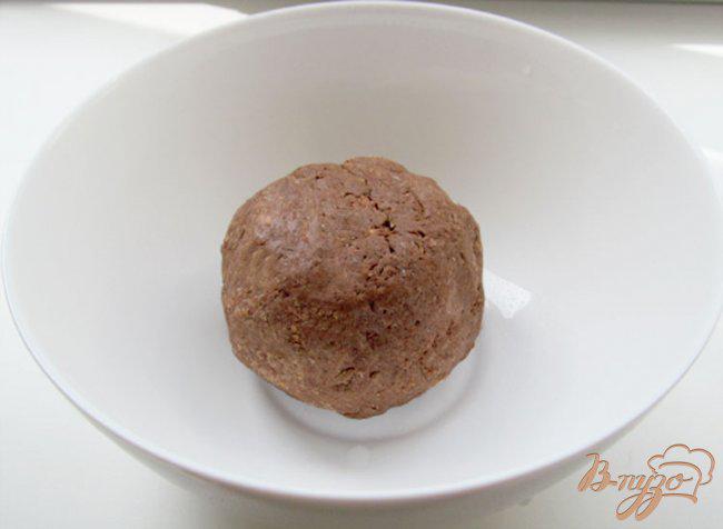 Фото приготовление рецепта: Тарталетки с шоколадно-ореховой карамелью и сливками шаг №4