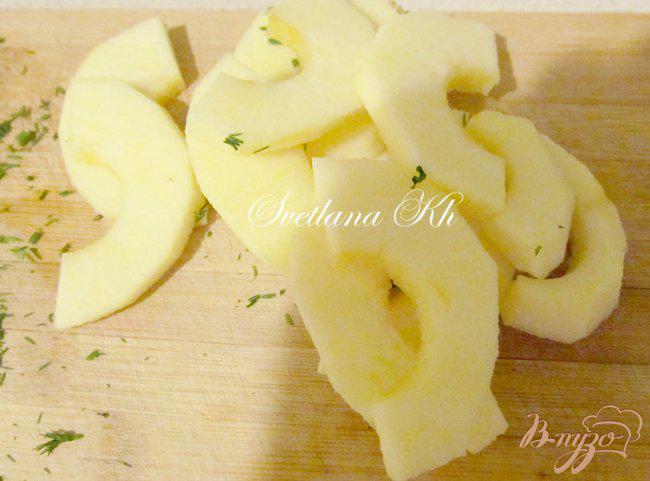 Фото приготовление рецепта: Салат из свеклы, яблок и болгарской брынзы шаг №1
