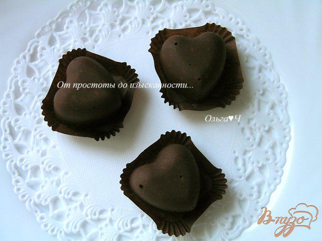 Фото приготовление рецепта: Шоколадные конфеты с чесноком шаг №4