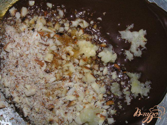 Фото приготовление рецепта: Шоколадные конфеты с чесноком шаг №1