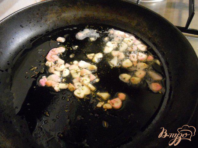 Фото приготовление рецепта: Теплый салат из свеклы с сыром шаг №1