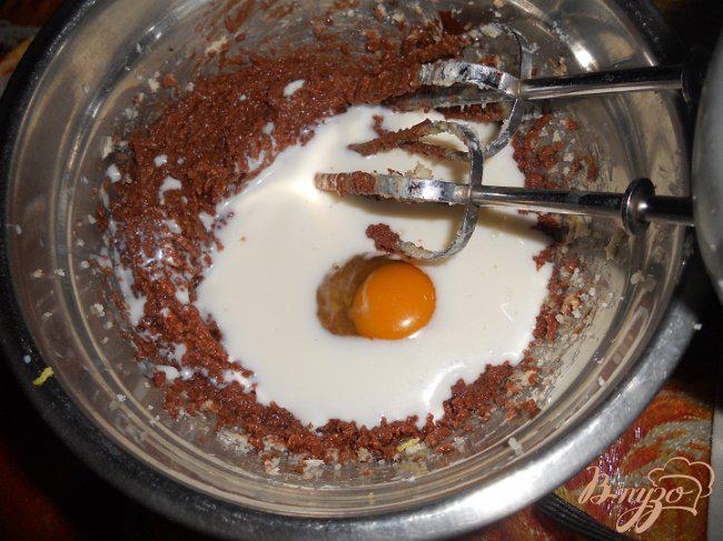 Фото приготовление рецепта: Неординарный шоколадный торт от мамы Джейми Оливера шаг №4
