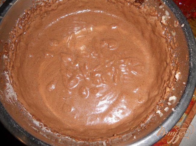 Фото приготовление рецепта: Неординарный шоколадный торт от мамы Джейми Оливера шаг №5
