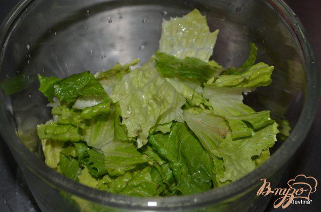 Фото приготовление рецепта: Салат простой с сыром фета шаг №1